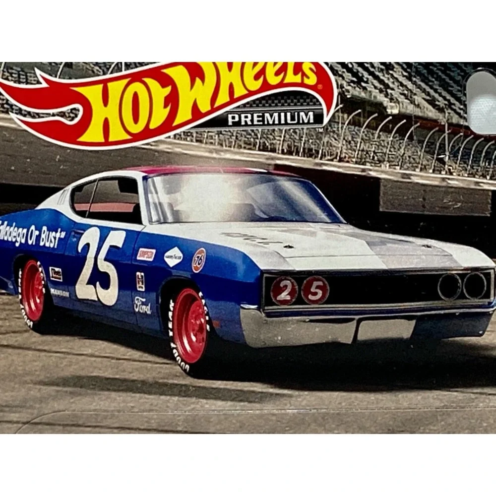 Hot Wheels Premium '69 Ford Torino Talladega & '66 Chevelle 2-Pack 1:64 Die-cast